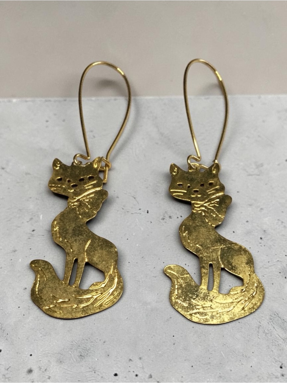 Vintage Flat Gold‑Tone Cut-out Cat Dangle Earrings